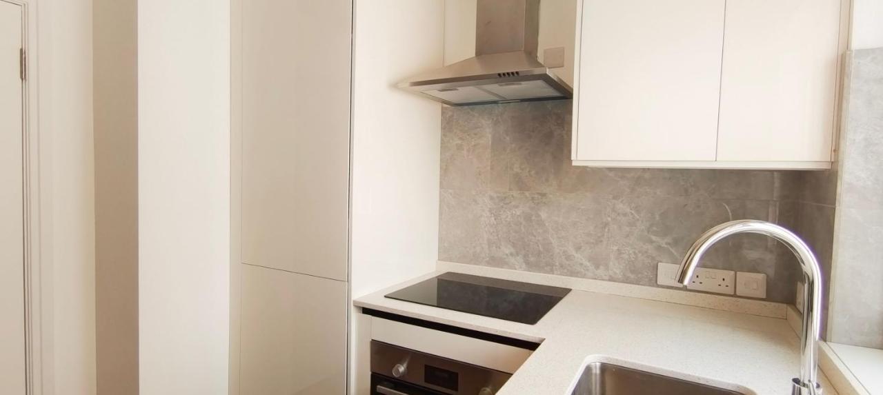 Phlox Garden Apartment Сътън Екстериор снимка