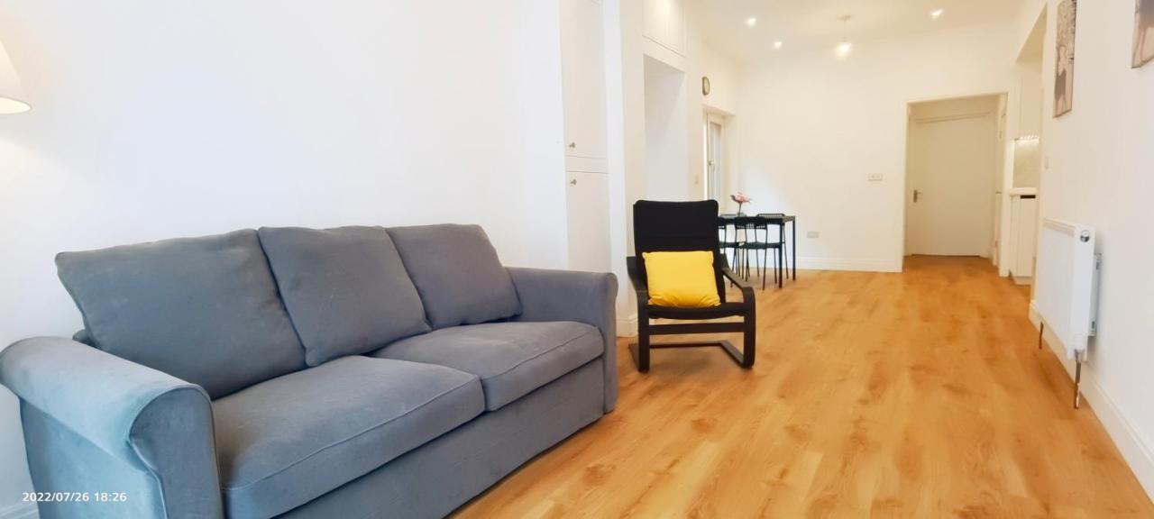 Phlox Garden Apartment Сътън Екстериор снимка
